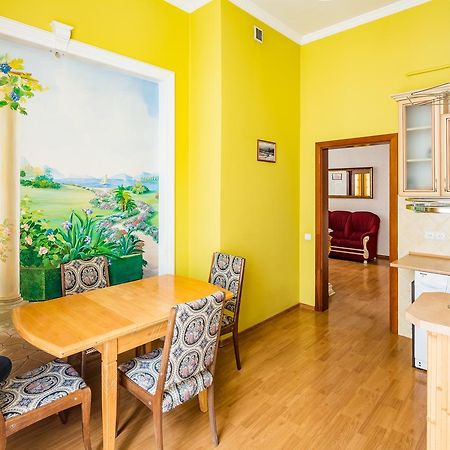 2 Virmens'ka Apartment Lviv Exteriör bild