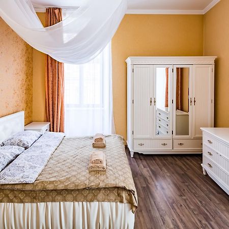 2 Virmens'ka Apartment Lviv Exteriör bild
