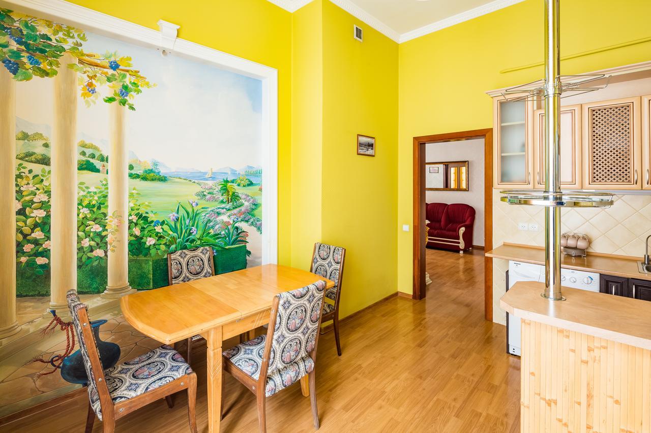 2 Virmens'ka Apartment Lviv Exteriör bild