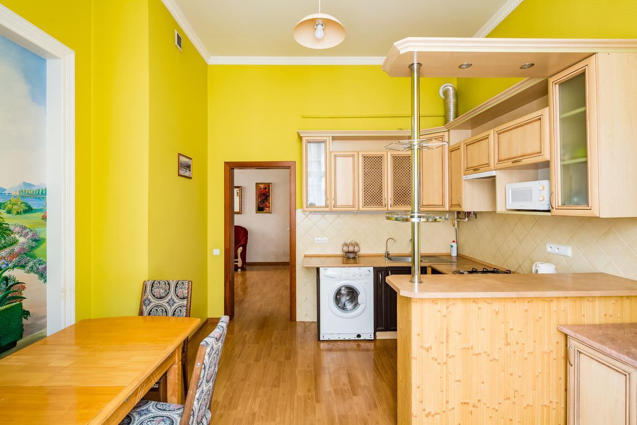 2 Virmens'ka Apartment Lviv Exteriör bild