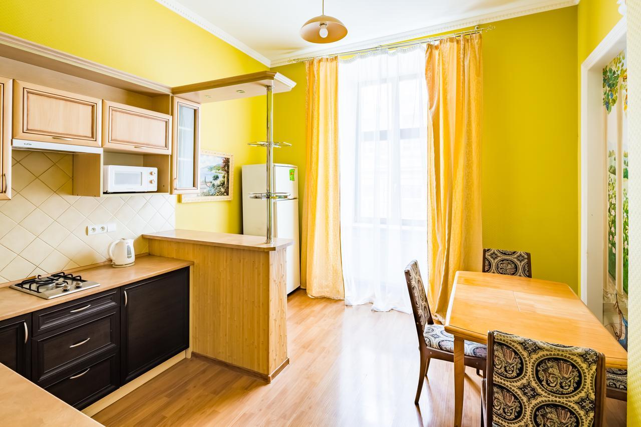 2 Virmens'ka Apartment Lviv Exteriör bild