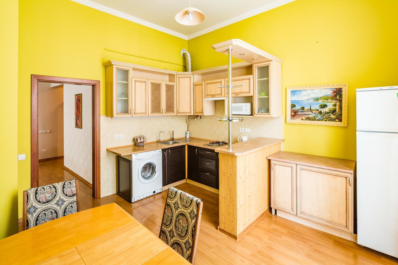 2 Virmens'ka Apartment Lviv Exteriör bild