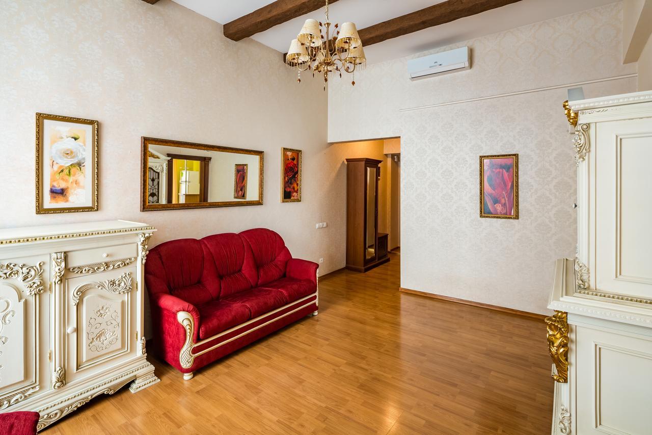 2 Virmens'ka Apartment Lviv Exteriör bild