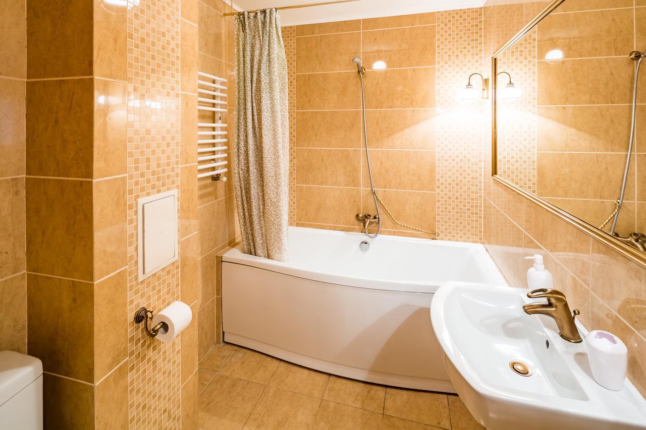 2 Virmens'ka Apartment Lviv Exteriör bild